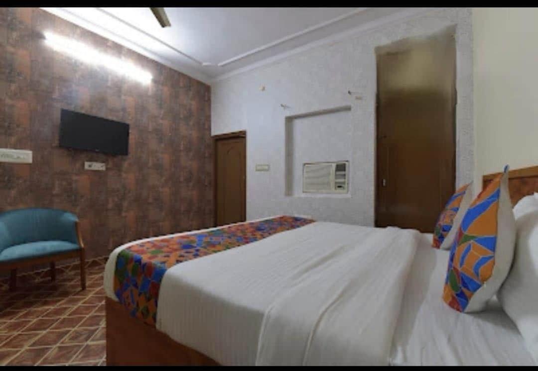OYO 79261 Hotel Kuhu Palace Jaipur Bagian luar foto