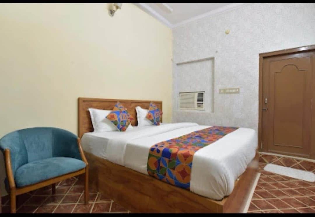 OYO 79261 Hotel Kuhu Palace Jaipur Bagian luar foto