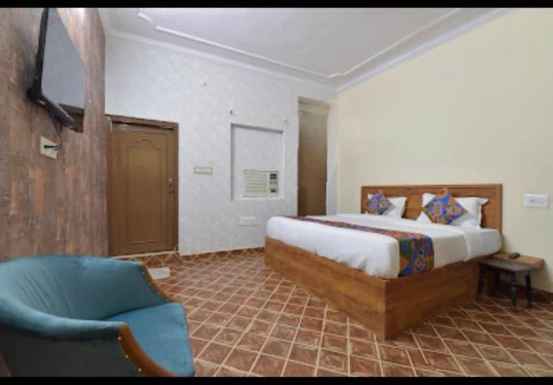 OYO 79261 Hotel Kuhu Palace Jaipur Bagian luar foto