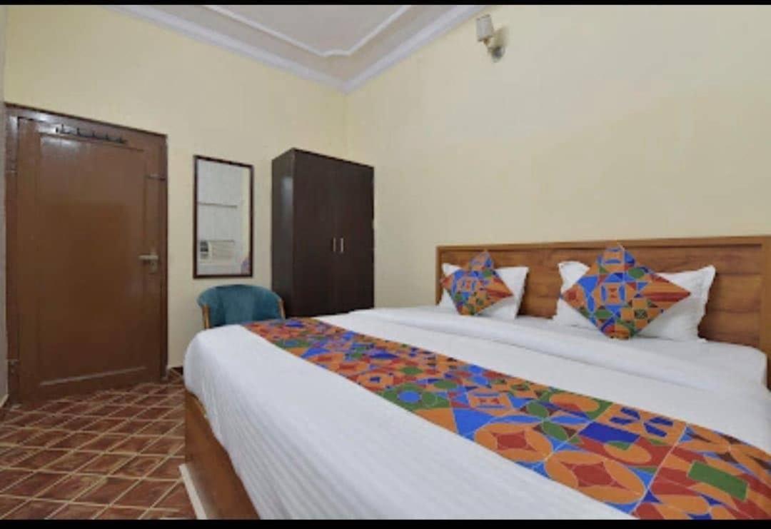 OYO 79261 Hotel Kuhu Palace Jaipur Bagian luar foto