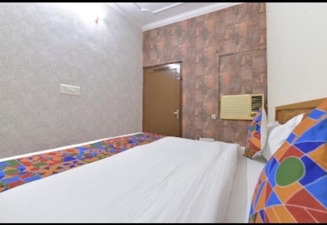 OYO 79261 Hotel Kuhu Palace Jaipur Bagian luar foto